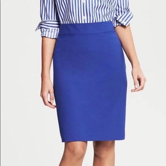 Banana Republic Dresses & Skirts - Banana Republic pencil skirt size 8